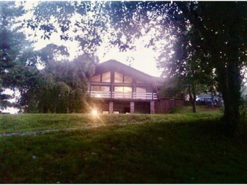 5042 Flat Gap Rd, Pound, VA 24279-2504