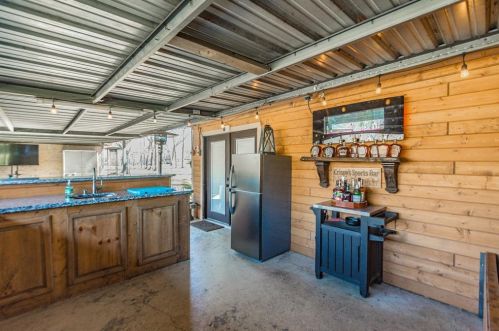 317 County Road 893a, Angleton TX 77515-9490 exterior