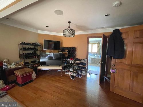 2053 Mayflower Dr, Silver Spring MD 20905-5564 exterior