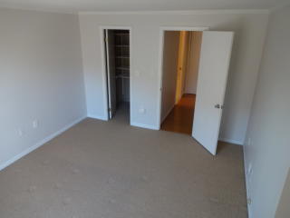 503 Ellery Ct, Edgewater, NJ 07020-1623