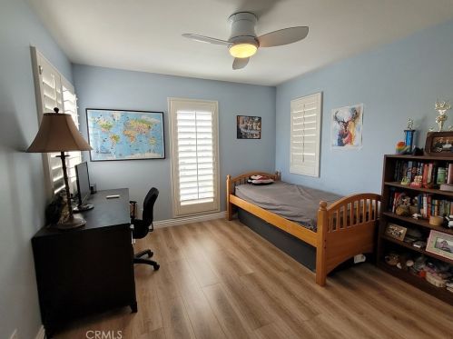 33 Commonwealth, Irvine CA  92618-7003 exterior