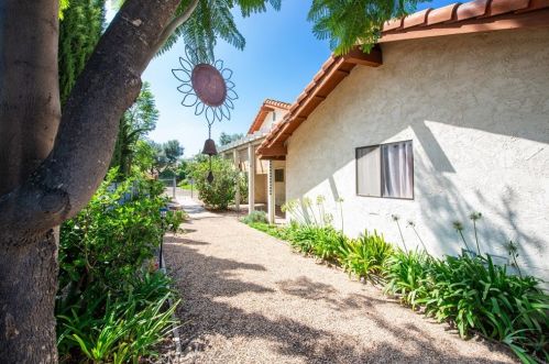 16355 Rancho Escondido Dr, Riverside CA  92506-5801 exterior