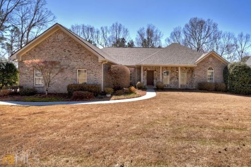 396 The Oaks Dr, Ellijay, GA 30540-2093