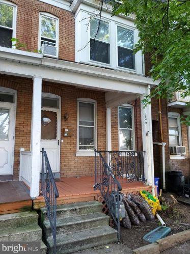 224 Springdale Rd, York, PA 17403-3928