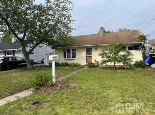 219 Austin Ave, Old Bridge, NJ 08857-1118