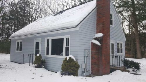 25 Pineridge St, Goffstown, NH 03045-1814