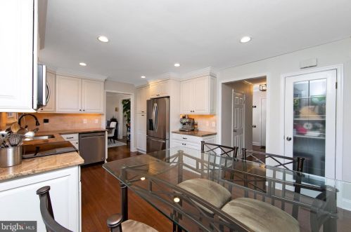 299 Maple Ave, Haddonfield NJ 08033-1436 exterior