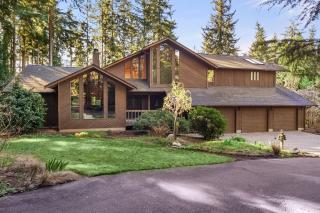 15721 136th Pl, Redmond, WA 98052-2054