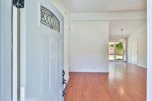 2491 Royal Ave, Simi Valley CA 93065-4765 exterior