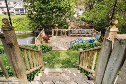 95 Bayberry Dr, Bull Valley, IL 60014-5003
