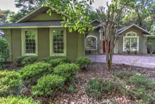 2 Greenwood Dr, Bluffton, SC 29910-5707