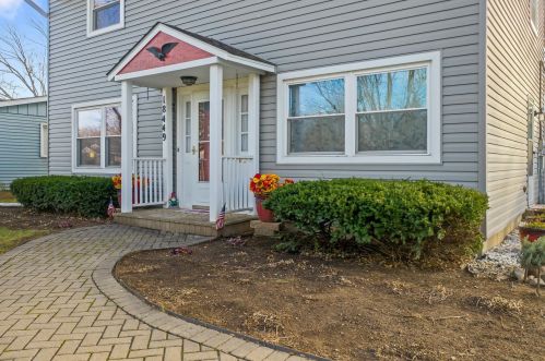 18449 Rae Ln, Gurnee, IL 60031-1334
