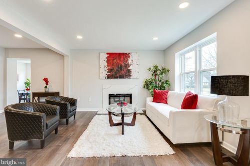 114 Williamsburg Dr, Silver Spring MD 20901-2728 exterior