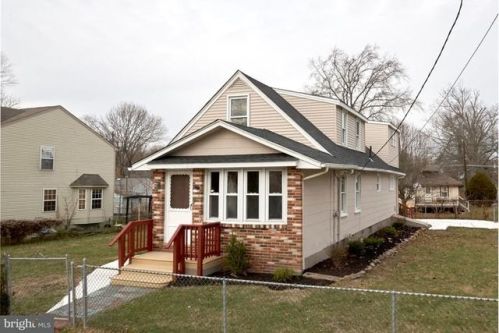 202 Garden Ave, Somerdale, NJ 08083-1508