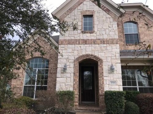 2726 Fountain View Blvd, Cedar Hill TX  75104-8270 exterior