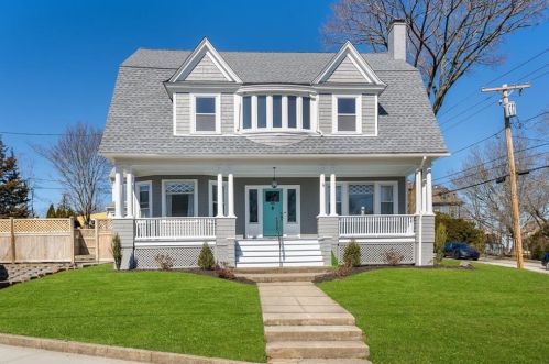25 Spring St, Warwick, RI 02818-2921