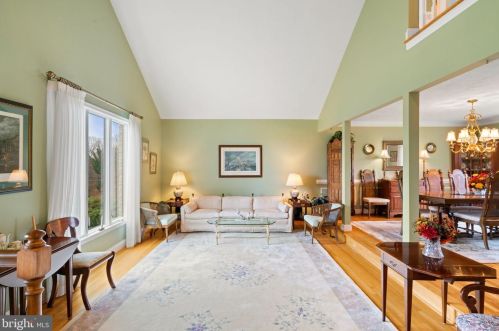 9430 Windy Hill Dr, Nokesville, VA 20181-3321