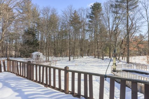33 Crockett Dr, Goffstown, NH 03045-2502