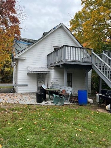 40 Cedar St, Derby, CT 06418-2198
