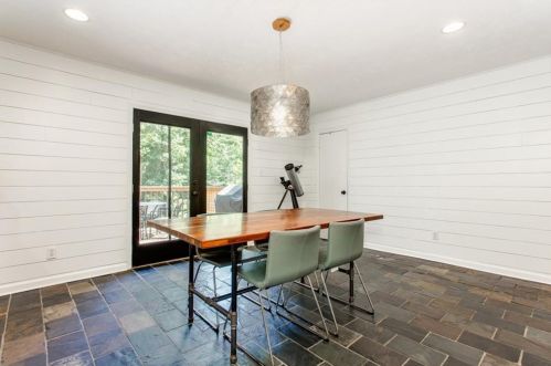 6889 Lockridge Dr, Atlanta GA  30360-1514 exterior
