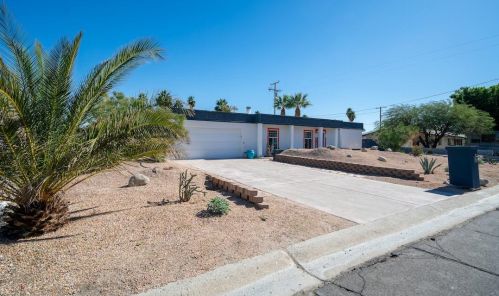 2236 Victoria Rd, Palm Springs, CA 92262-3672