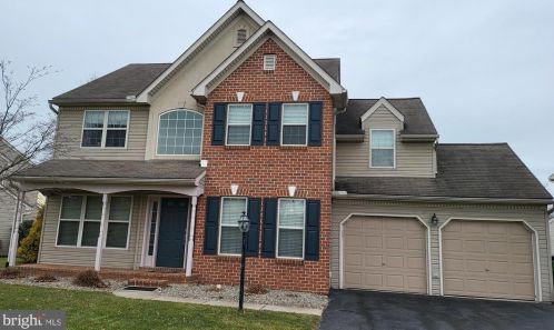 106 Mountain View Dr, York, PA 17404-9607