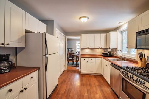 21 Magnolia Ln, Derry, NH 03038-7280