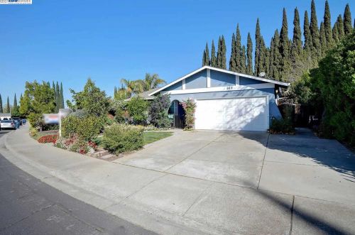 568 Mayten Dr, Livermore, CA 94551-6135
