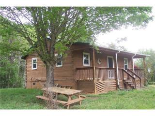 23 Artwood Ln, Weaverville NC  28787-9122 exterior