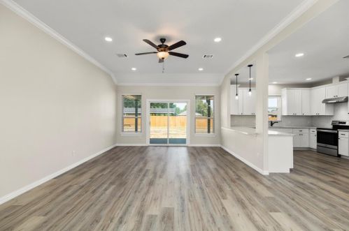 147 Alleda Rd, Waller, TX 77484-1810
