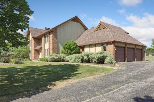 151 Goldeneye Ln, Hanover Park, IL 60108-5404