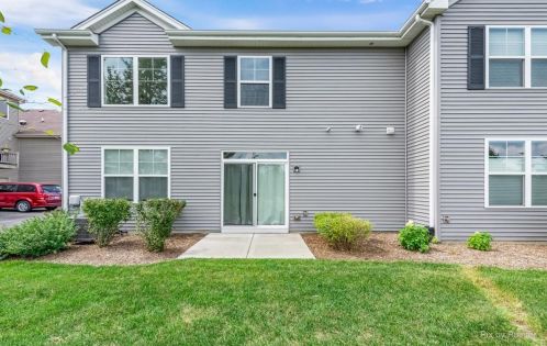 1351 Lighthouse Ln, Pingree Grove IL  60140-2075 exterior
