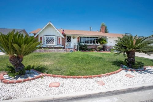 2863 Devoy Dr, Anaheim, CA 92804-3948