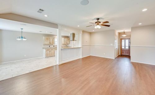 1717 Ryanfeld Dr, Midlothian TX  76063-5962 exterior