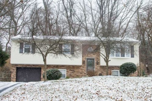 5981 Hocker Dr, Harrisburg, PA 17111-3351