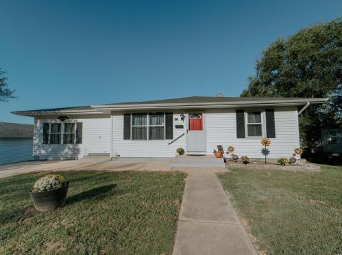 811 Joachim St, Festus, MO 63028-1210