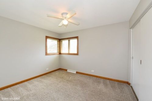 715 67 Pl, Willowbrook IL  60527-8502 exterior