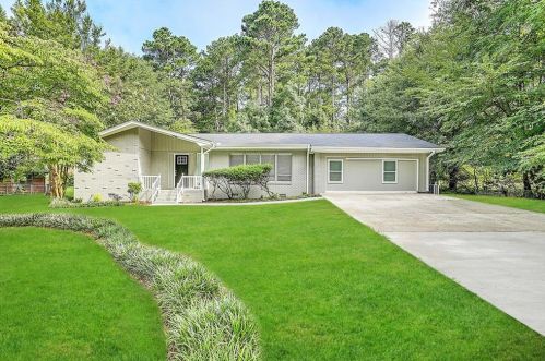 2261 Rolling Acres Dr, Conyers GA  30094-6137 exterior