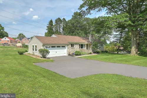 367 Waters Rd, York, PA 17403-4751