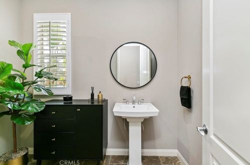 1769 Green Orchard Pl, Riverside CA  92508-8746 exterior