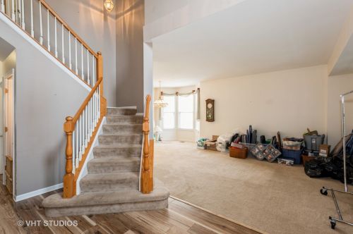 1124 Larkspur Ct, Pingree Grove, IL 60140-9147