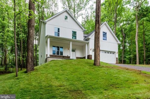 237 Speaks Ln, Harpers Ferry, WV 25425