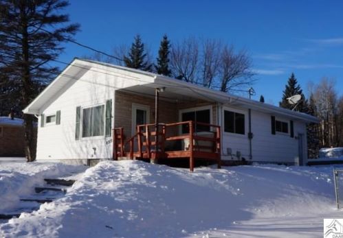 8713 Vinland St, Duluth, MN 55810-1552
