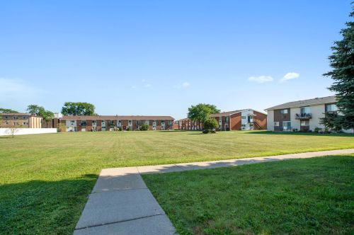 9500 Dee Rd, Des Plaines IL  60016-3869 exterior
