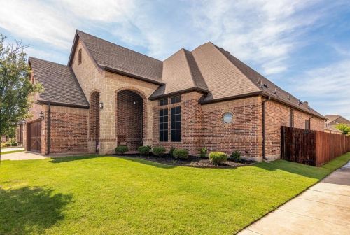 8241 Sandhill Crane Dr, Fort Worth, TX 76118-4505
