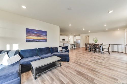 27939 Clifton Pl, Denver CO  80016 exterior