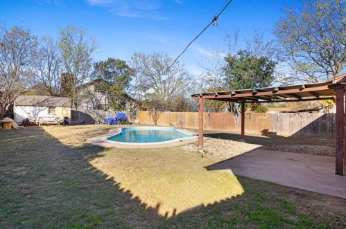 2110 Brandywine Ln, Austin TX  78727-4303 exterior
