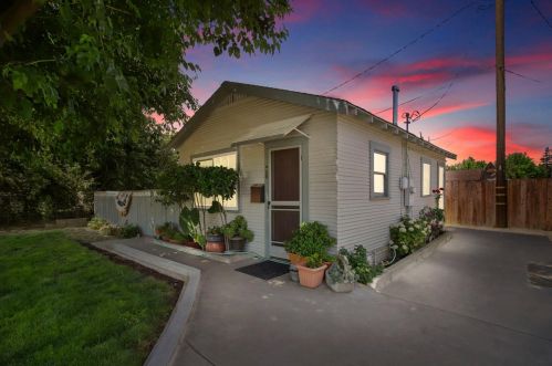 611 California St, Lodi, CA 95240-1002