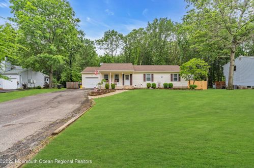 414 Cobain Rd, Jackson Twp, NJ 08527-3154