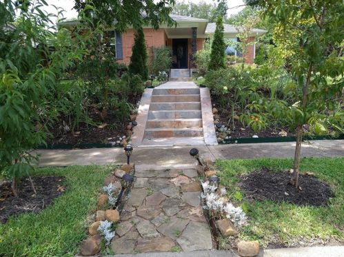 6904 Blessing Dr, Dallas TX  75214-2547 exterior